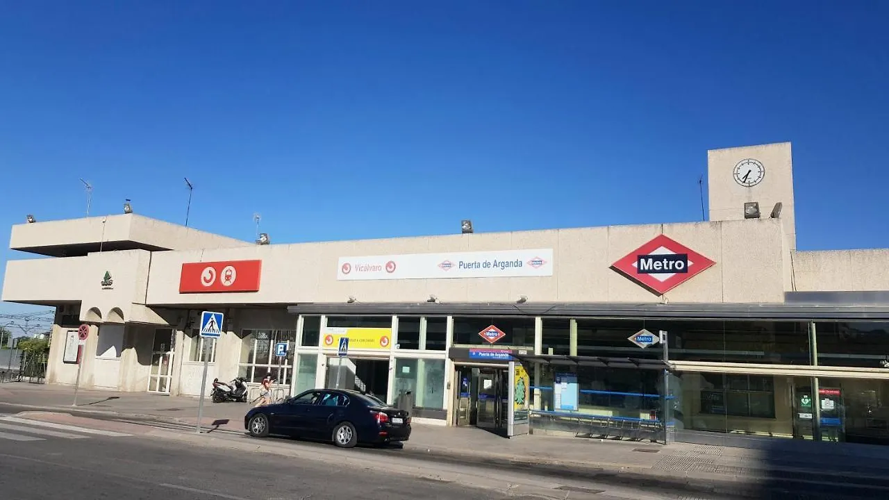 Residencial En Madrid Alquiler De Corta Estancia No Turistico דירה